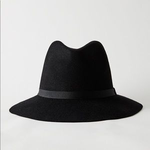 Auxiliary Huette Fedora